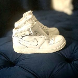 Nike Air Force 1 Mid Sneakers